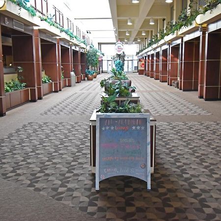 Canad Inns Destination Center Grand Forks Buitenkant foto