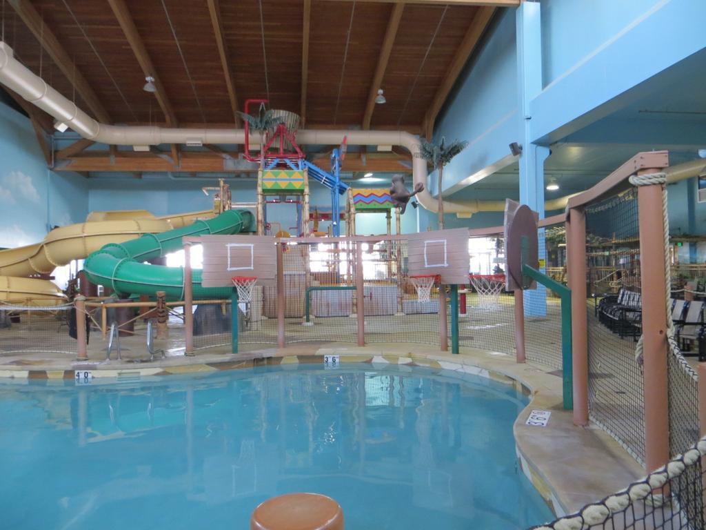 Canad Inns Destination Center Grand Forks Buitenkant foto