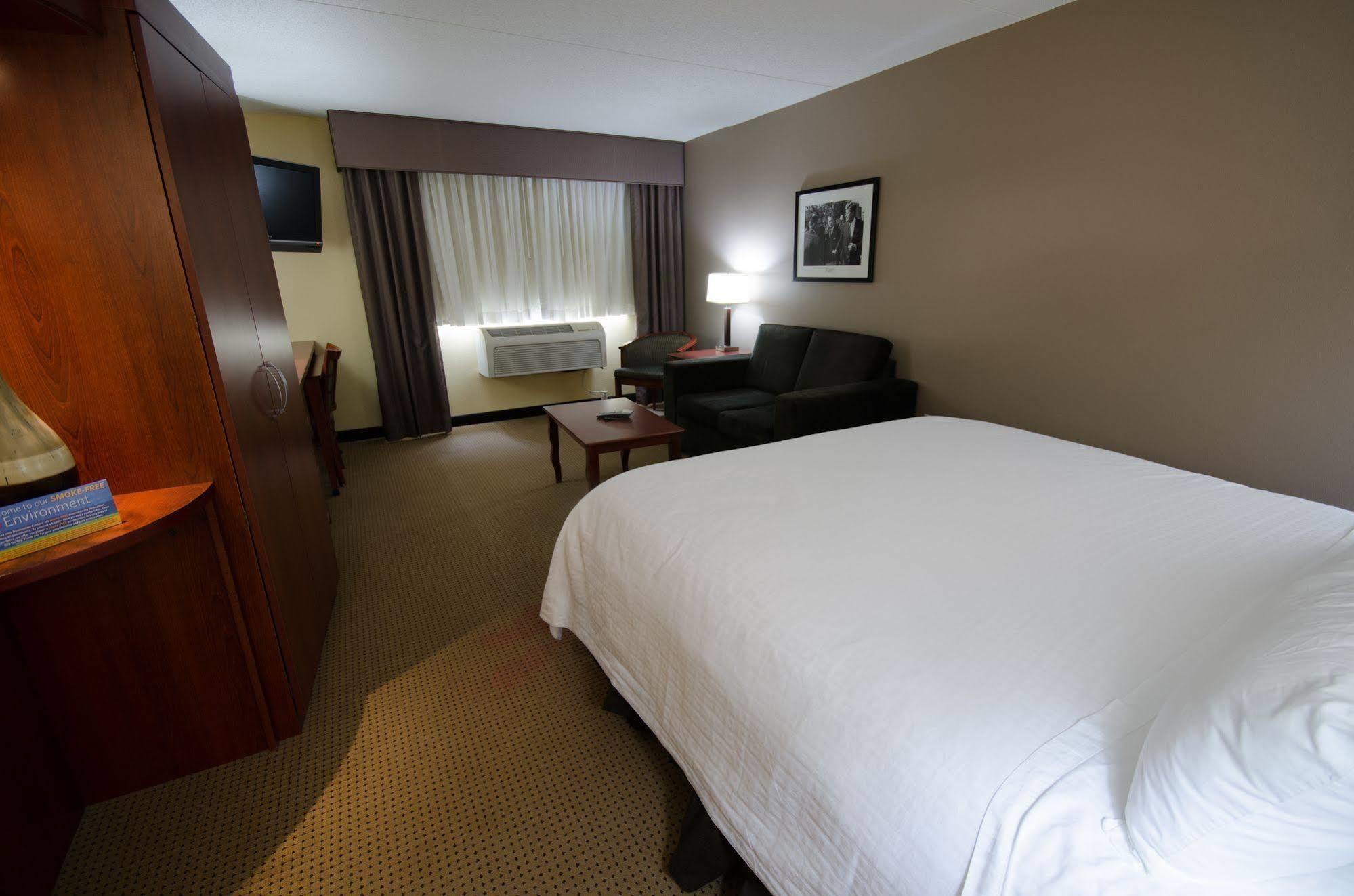 Canad Inns Destination Center Grand Forks Buitenkant foto