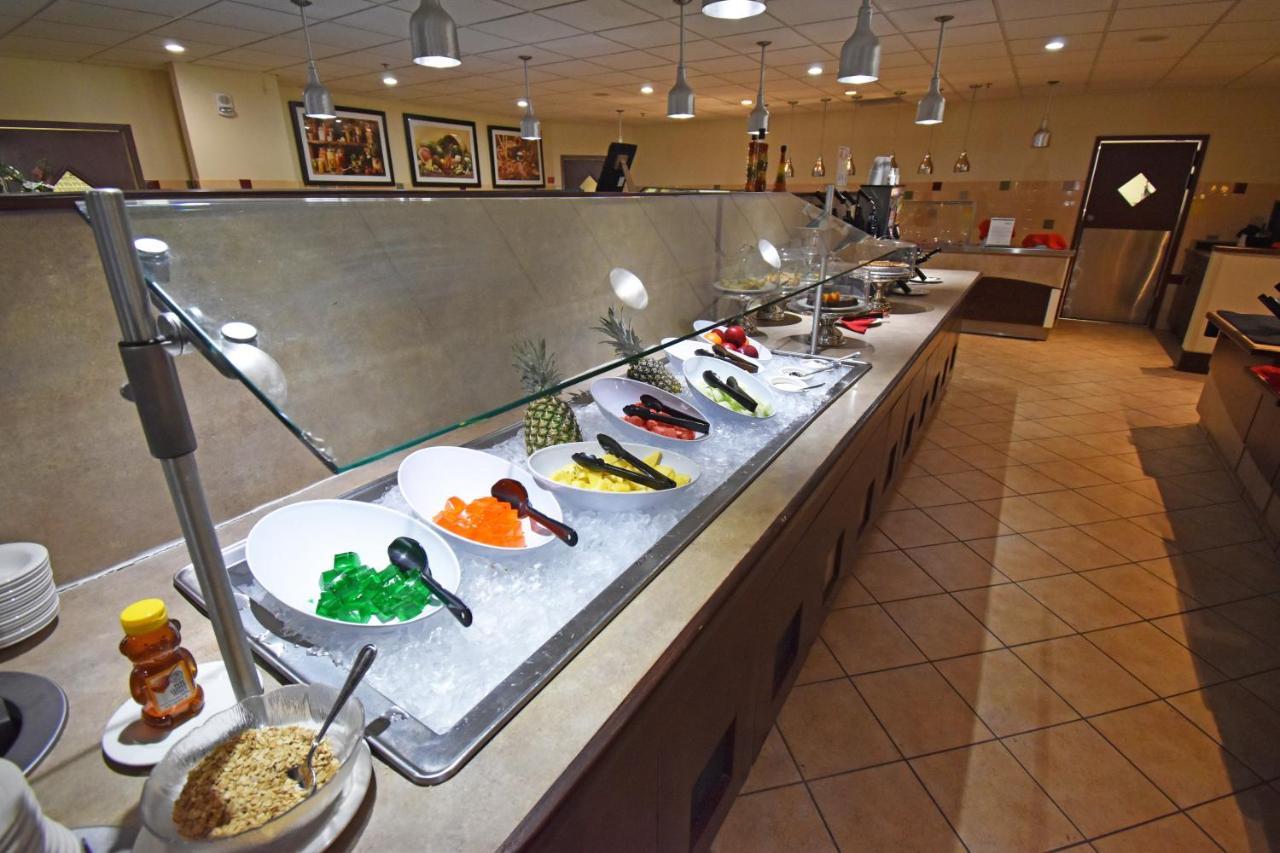 Canad Inns Destination Center Grand Forks Buitenkant foto
